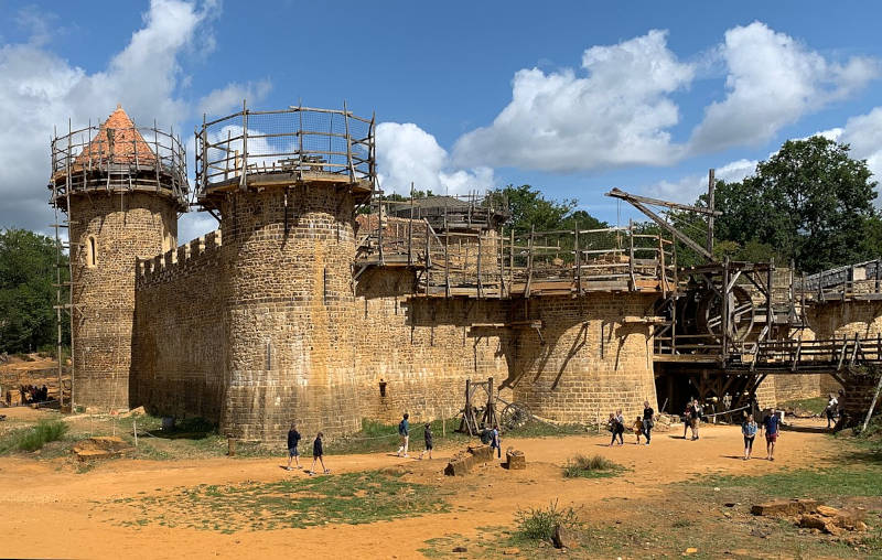 Département de l'Yonne (89) : Le château du Guédelon.